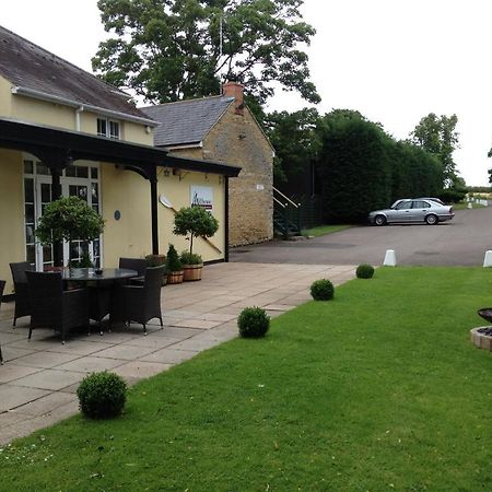 Millhouse Hotel And Riverside Restaurant Sharnbrook Esterno foto