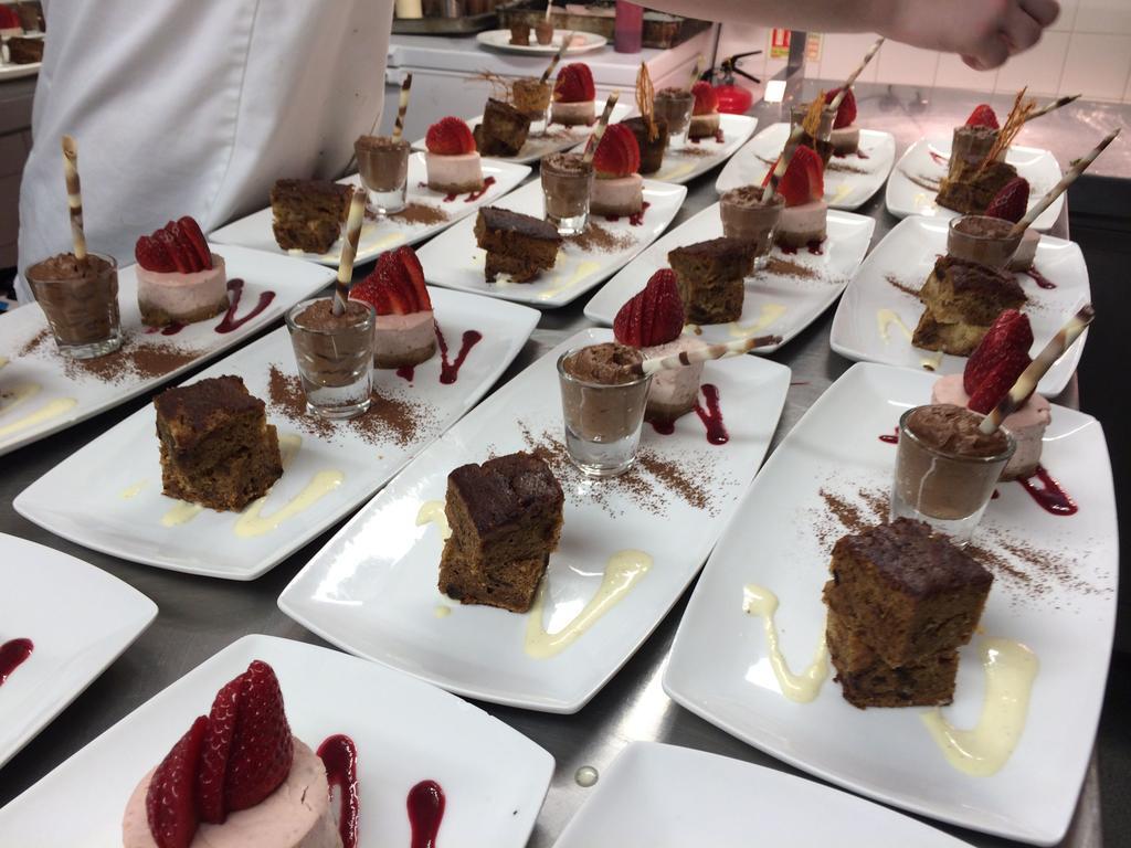 Millhouse Hotel And Riverside Restaurant Sharnbrook Esterno foto