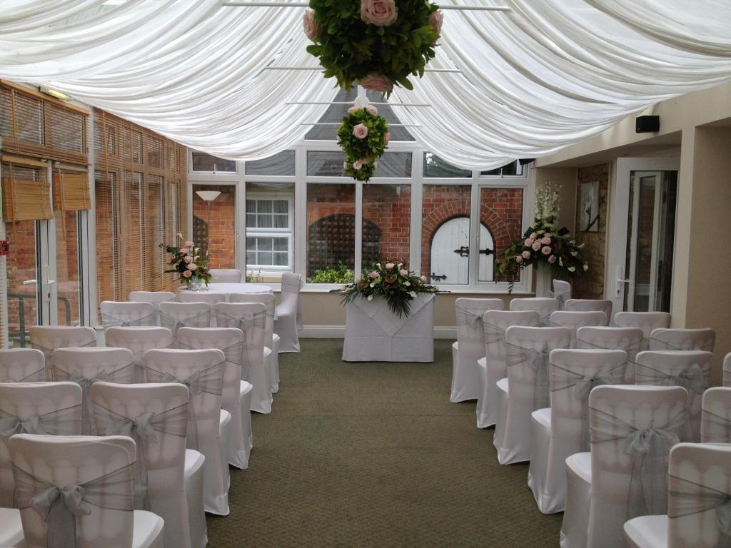 Millhouse Hotel And Riverside Restaurant Sharnbrook Esterno foto