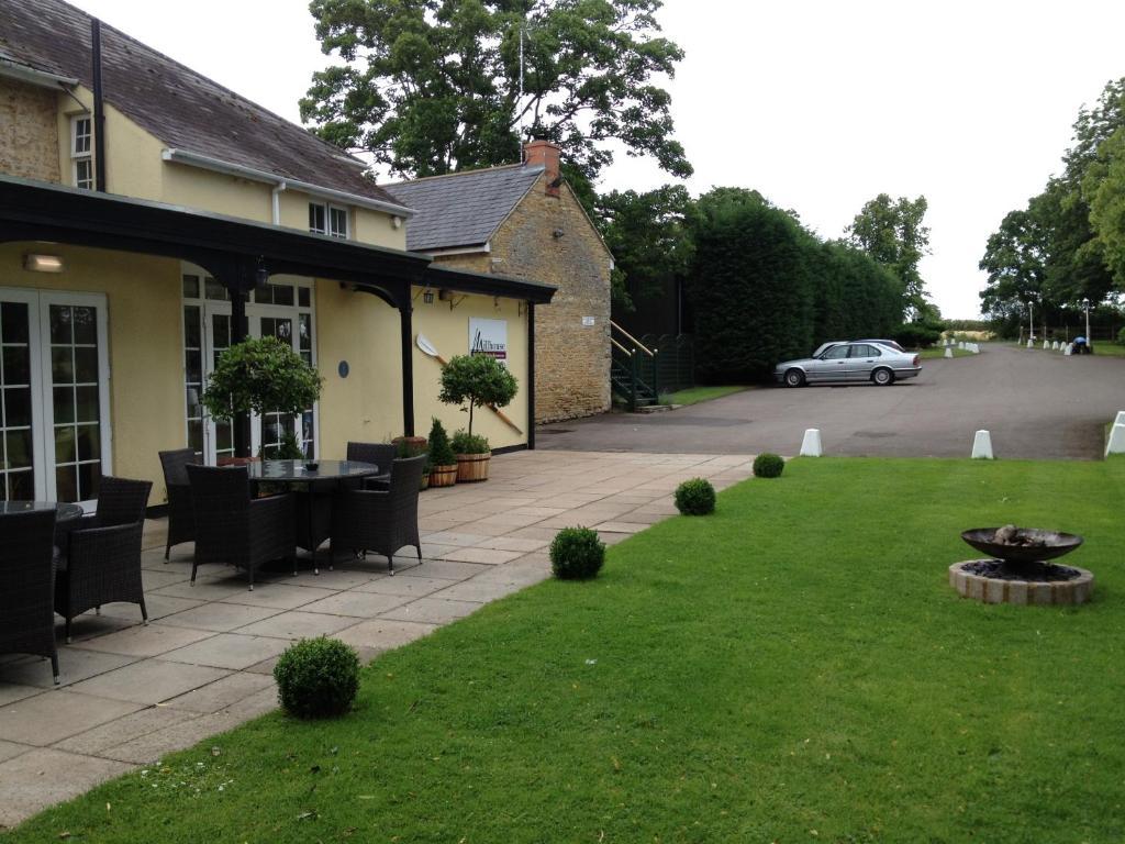 Millhouse Hotel And Riverside Restaurant Sharnbrook Esterno foto